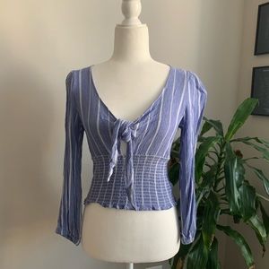 American Eagle blue tie-front crop top